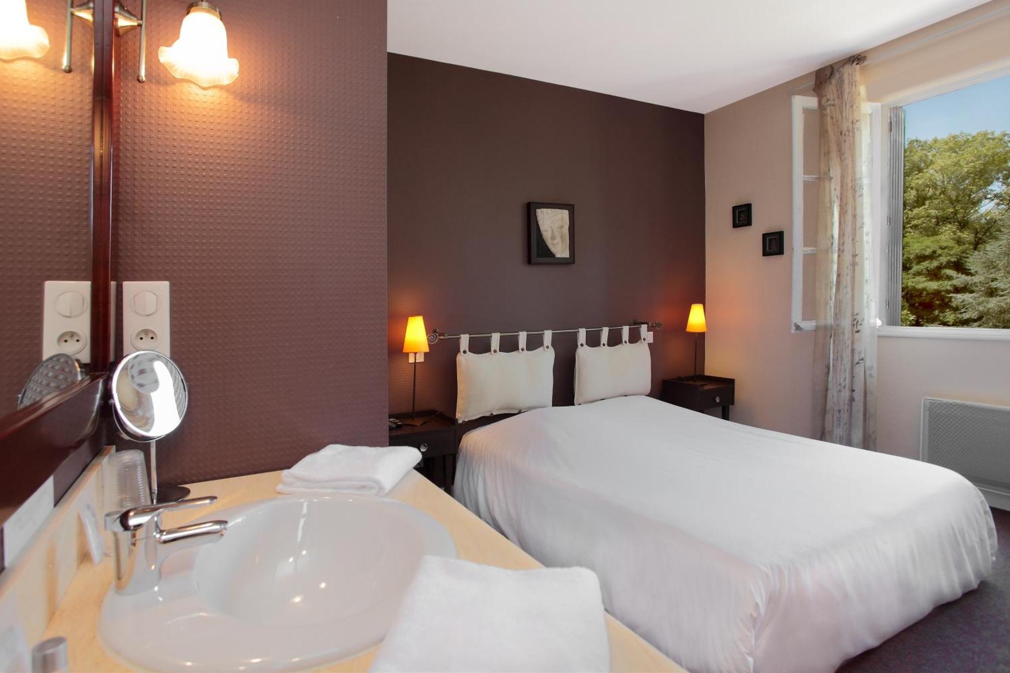 Logis Deshors-Foujanet Hotel Chamboulive Ngoại thất bức ảnh