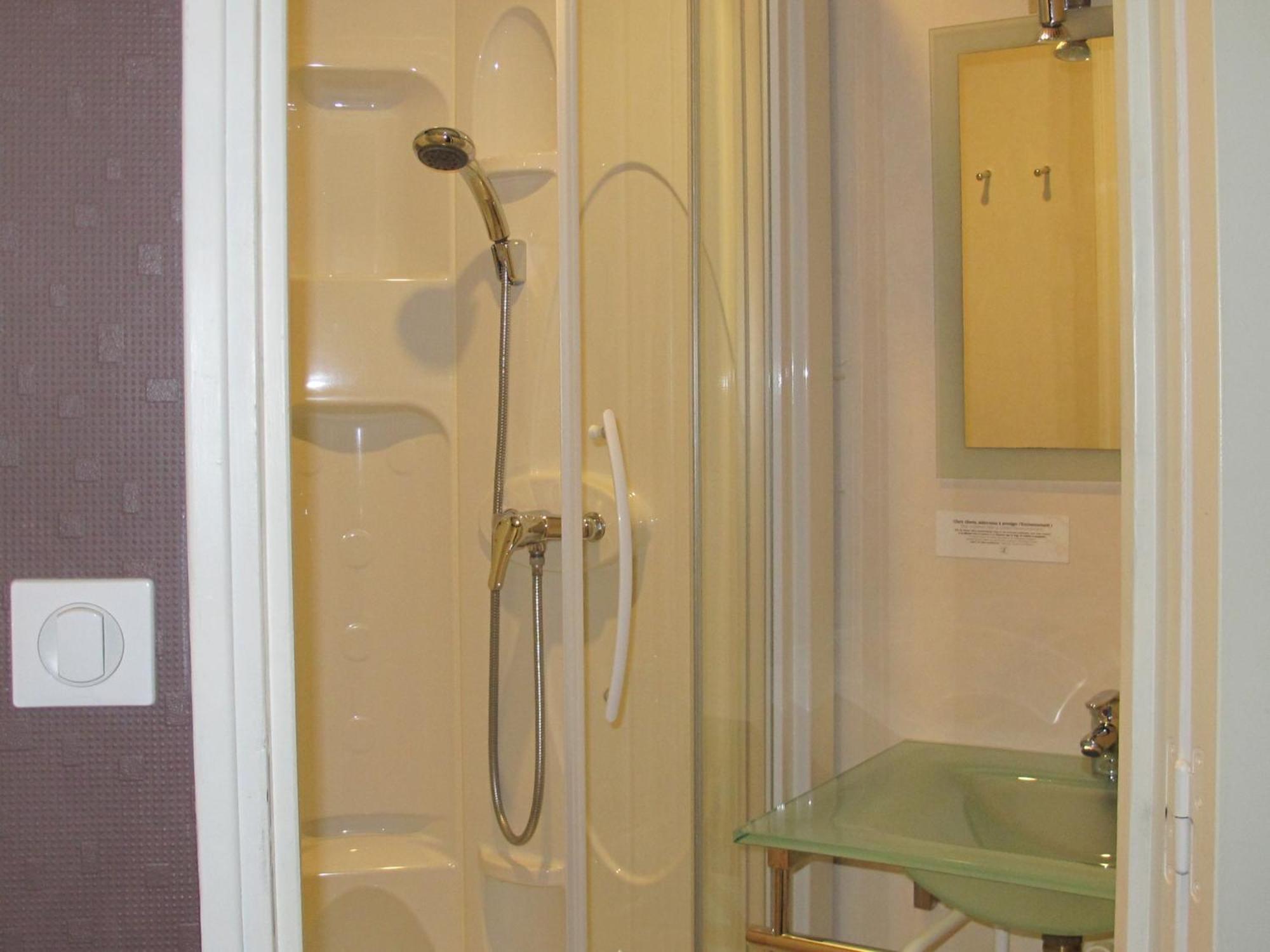 Logis Deshors-Foujanet Hotel Chamboulive Phòng bức ảnh