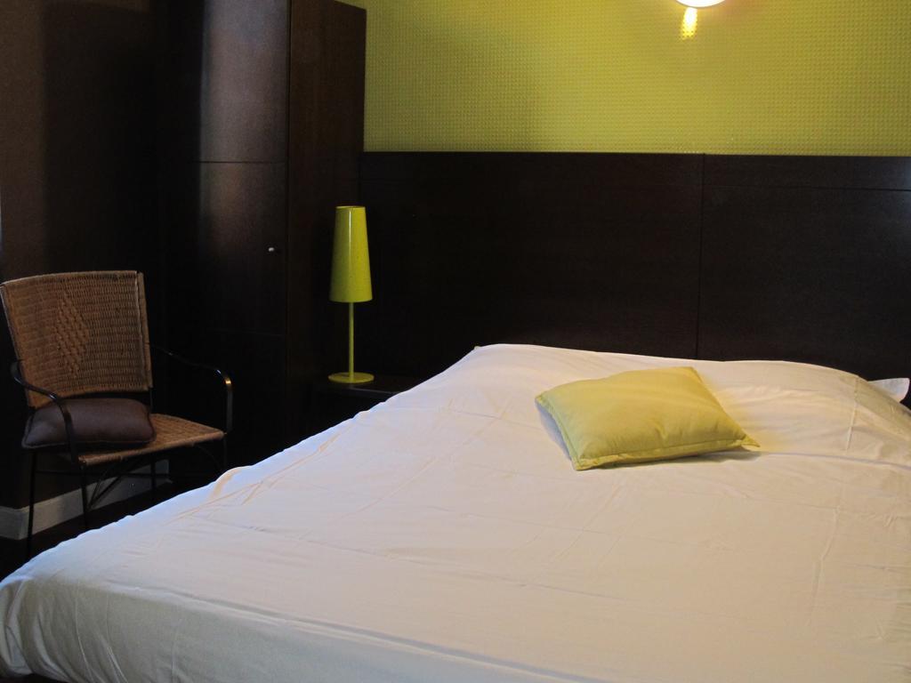 Logis Deshors-Foujanet Hotel Chamboulive Ngoại thất bức ảnh