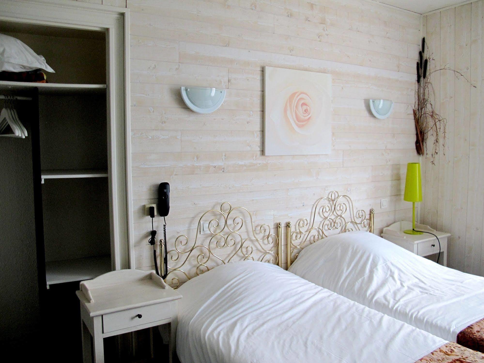Logis Deshors-Foujanet Hotel Chamboulive Ngoại thất bức ảnh