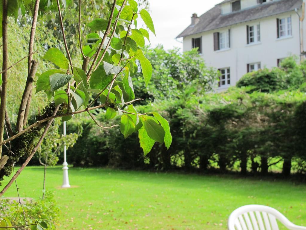 Logis Deshors-Foujanet Hotel Chamboulive Ngoại thất bức ảnh